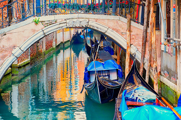 Gondolas at Rest